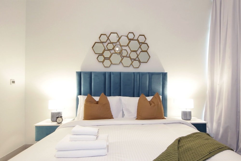Luxury StayCation - Spacious Apartment Amidst Lush Green Parks — фото 1
