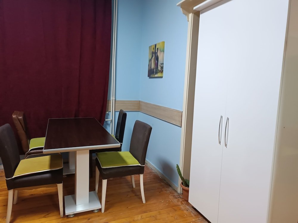 Измир: Ermita Hostel