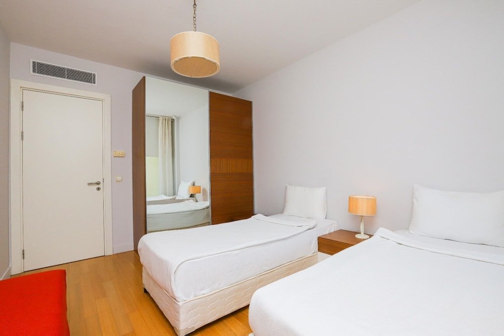 Яликавак: Private Garden Oasis in 4-bed Flat, With Hotel Perks