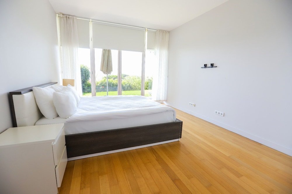 Яликавак: Private Garden Oasis in 4-bed Flat, With Hotel Perks