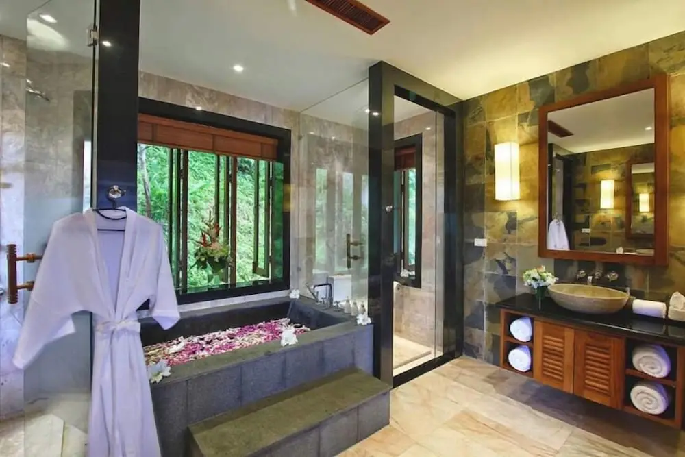Тхаланг: Seaview Villa In Hilltop Estate - VYS1