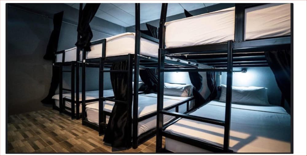 Кату: 3 Plus 1 Hostel Phuket
