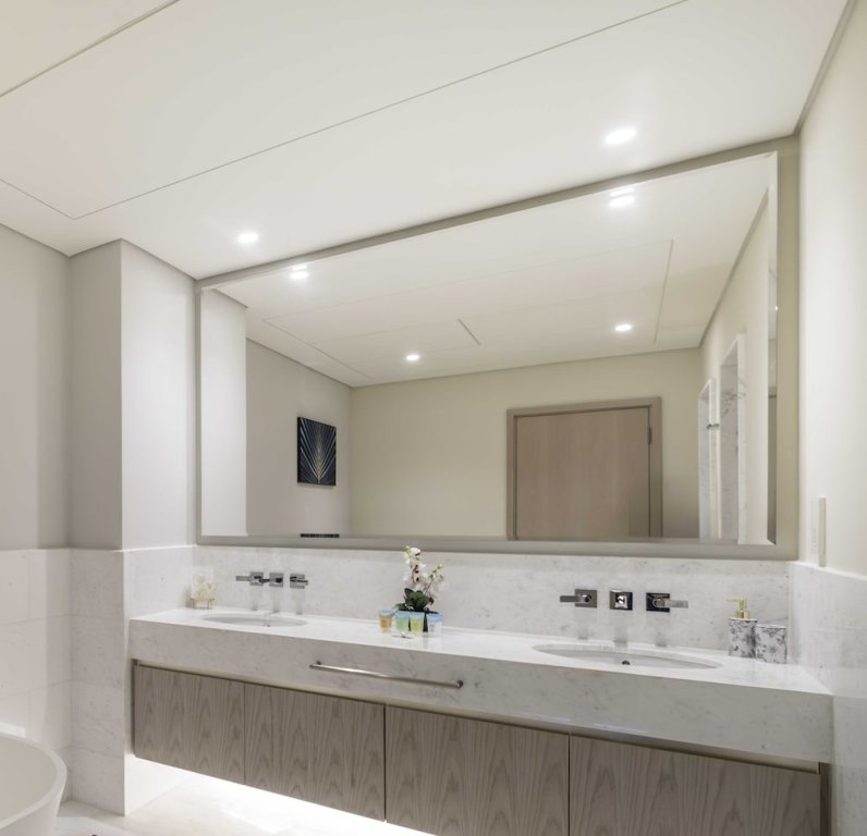 Дубай: Lux Iconic Views At Palm Tower Suite 7