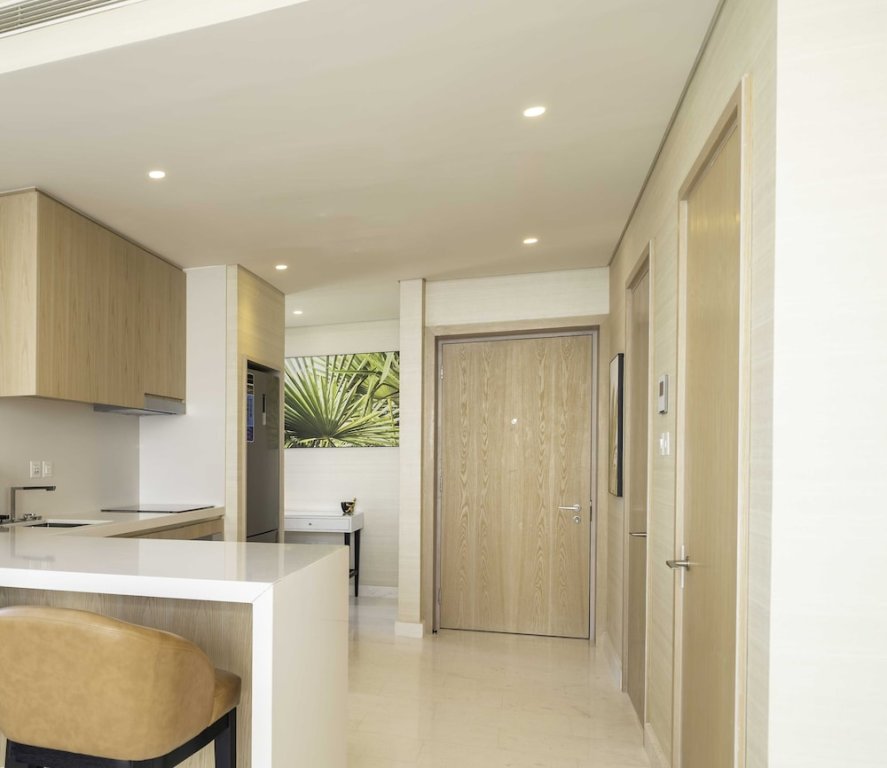 Дубай: Lux Iconic Views At Palm Tower Suite 7