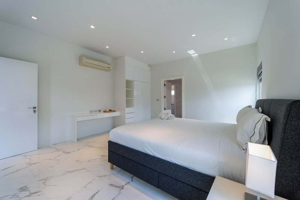 Хуахин: High-End Villa on Golf Course -BMG3