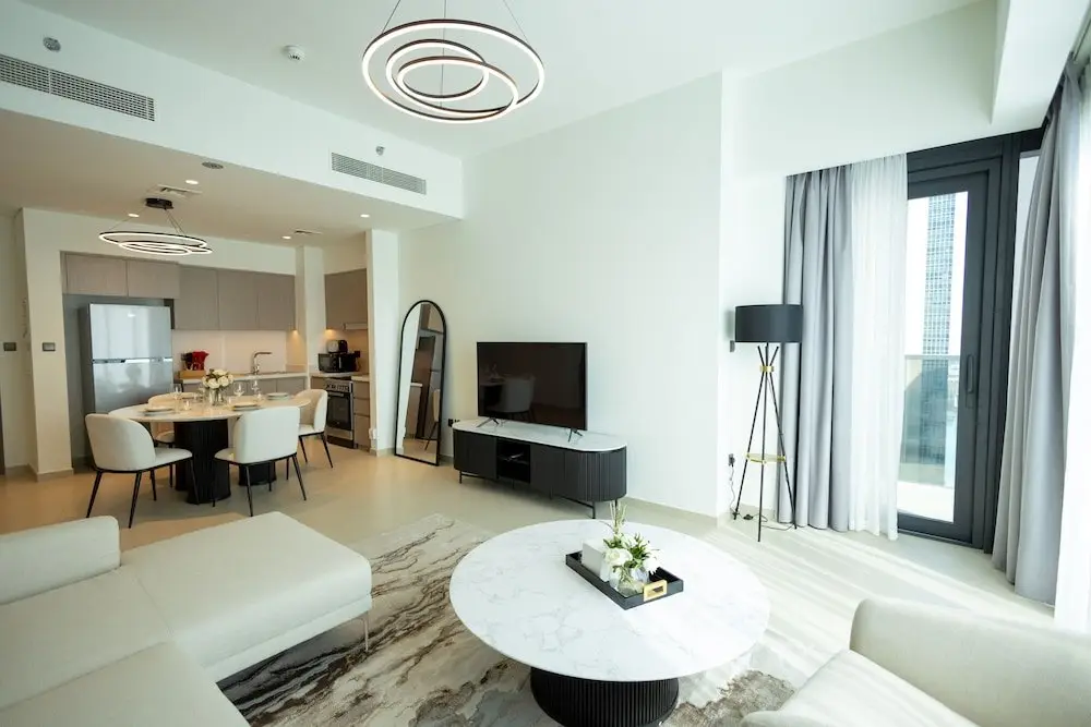 Дубай: Mh - Act One Act Two - 2bhk- Ref3002