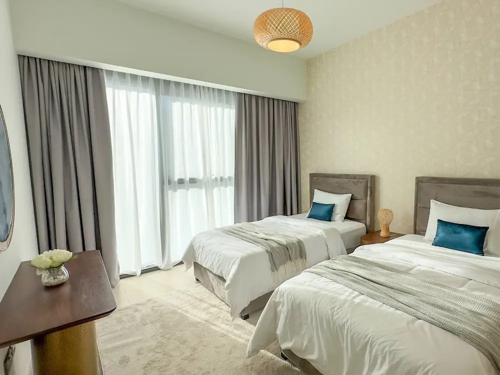 Дубай: Mh - Act One Act Two - 2bhk - Ref503