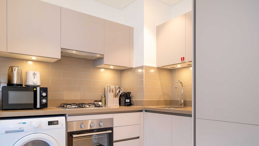 Дубай: LUX  The Executive Sobha Suite 3