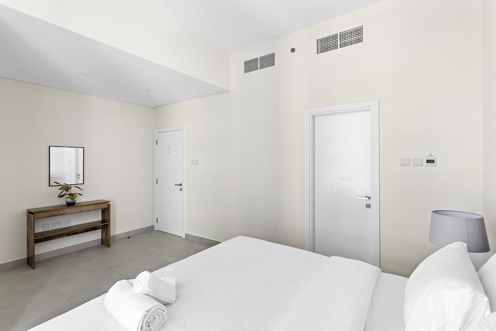 WelHome - Breathtaking Partial Sea View 2BR Close to Marina — фото 1