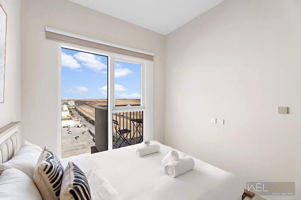 Дамак Хиллс: WelHome - Breathtaking View 1BR Apt in Damac Hills 2