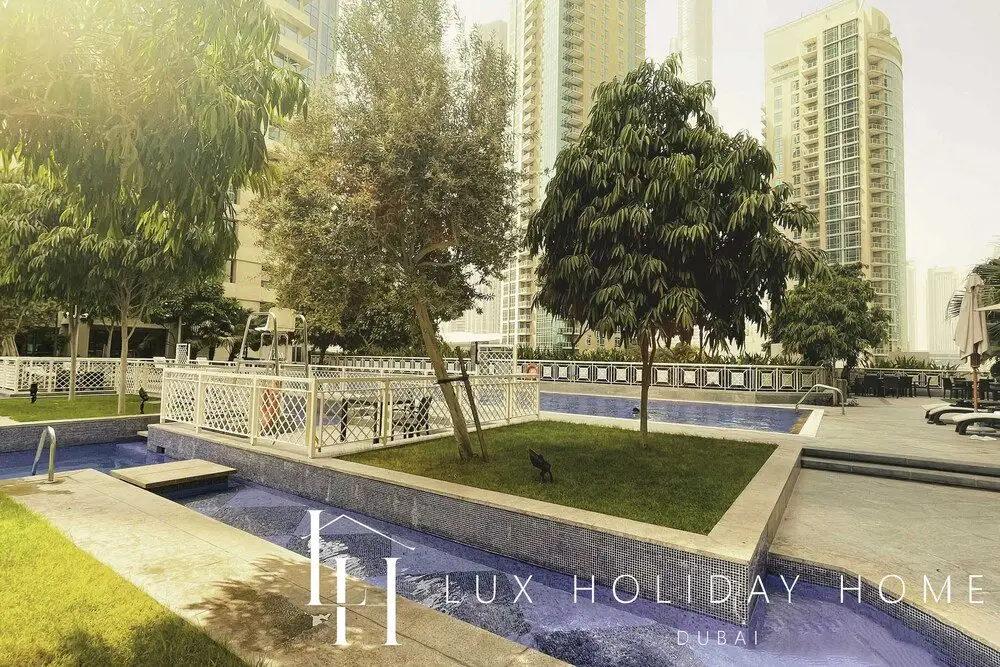 Дубай: LUX The Burj Khalifa Fountain View Suite