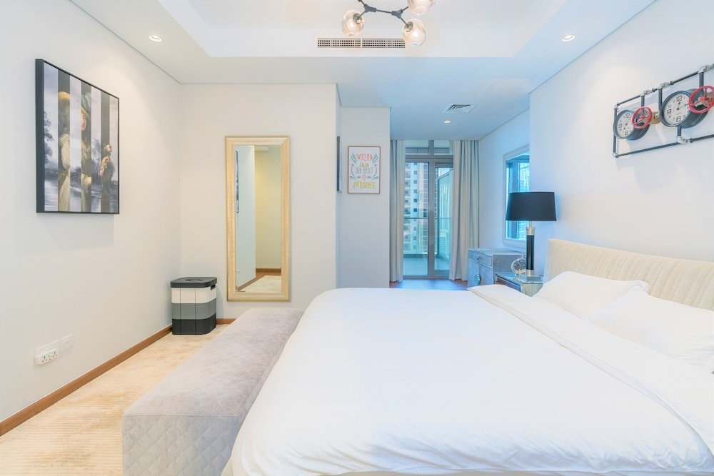 Дубай: Luxurious 2B With Burj Views in Business Bay