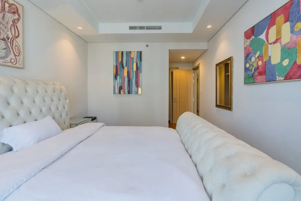 Дубай: Luxurious 2B With Burj Views in Business Bay