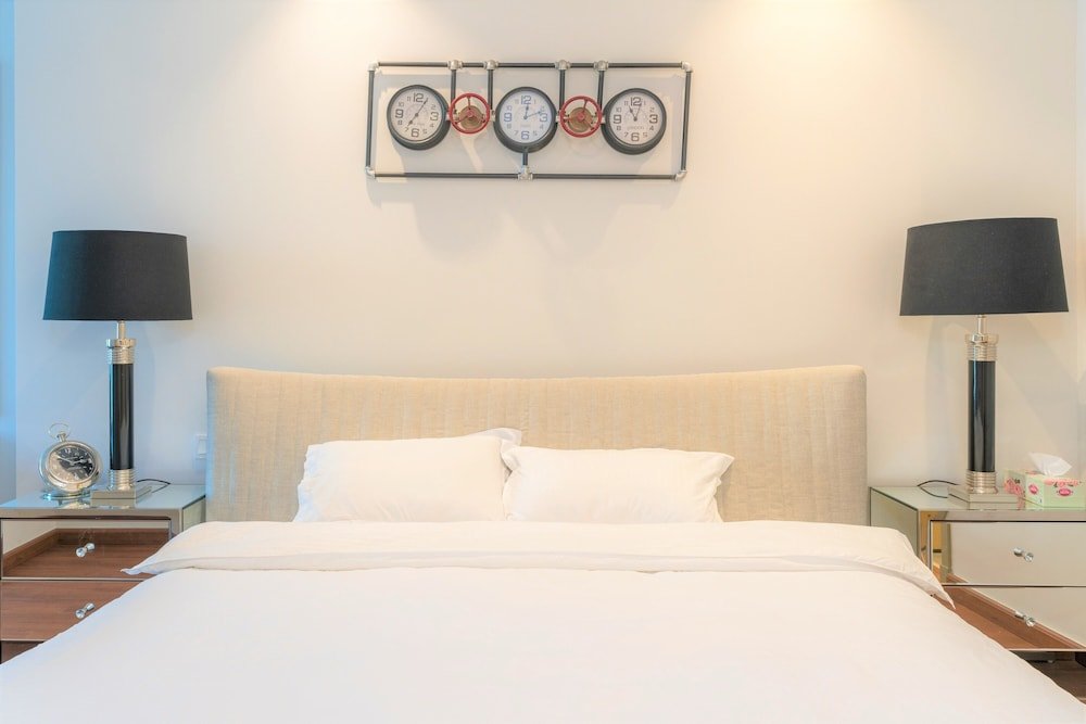 Дубай: Luxurious 2B With Burj Views in Business Bay