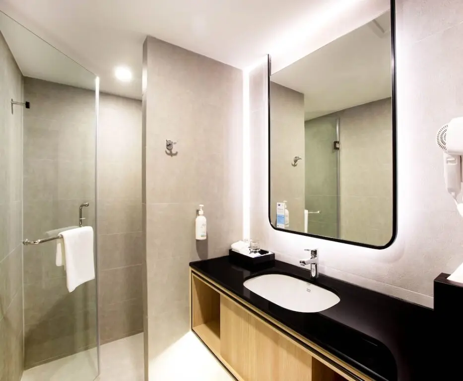 Бангкок: Holiday Inn Express and Suites Bangkok Central Pier, an IHG Hotel