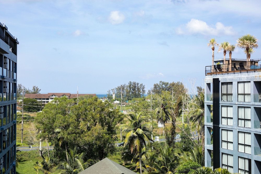 Кату: Tropical Sea View Suite B608 at Citygate