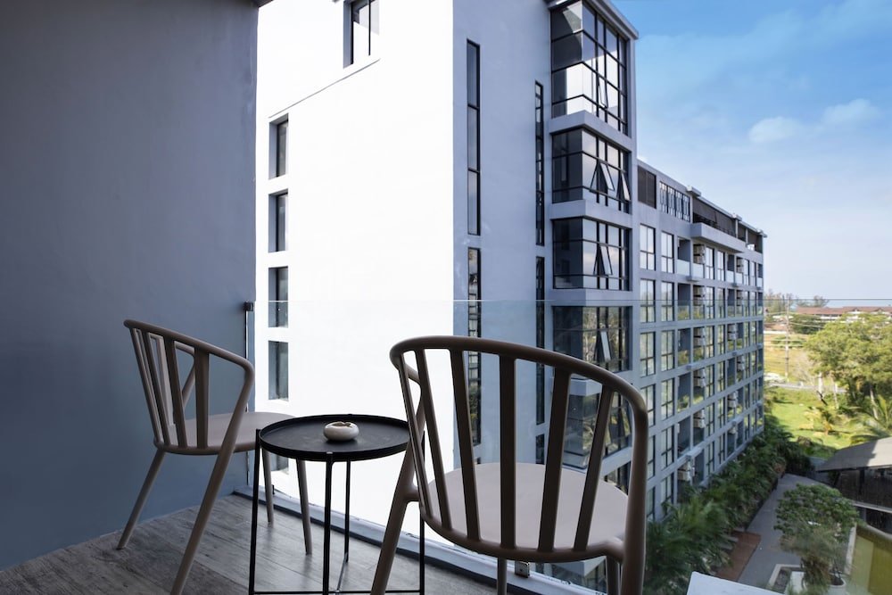 Кату: Tropical Sea View Suite B608 at Citygate