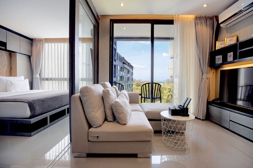 Кату: Tropical Sea View Suite B608 at Citygate