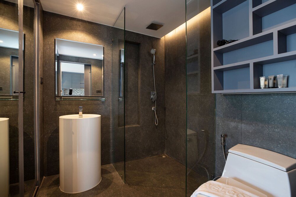 Кату: Tropical Hill Views Citygate Suite D609