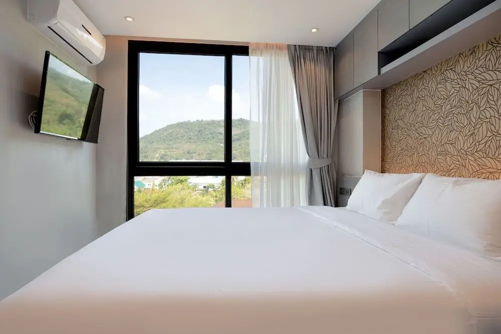Кату: Tropical Hill Views Citygate Suite D609