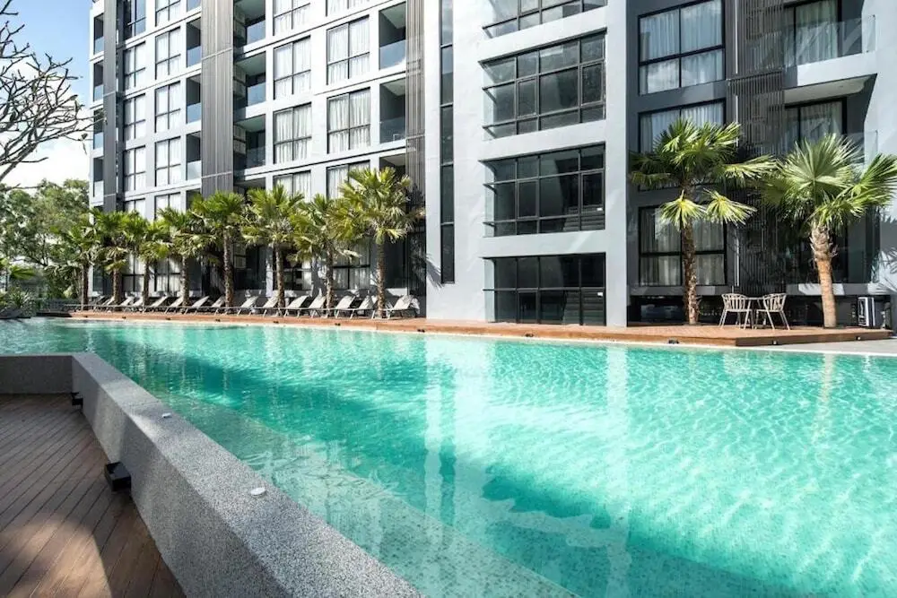 Кату: Premier Hill View Suite P708 at Citygate