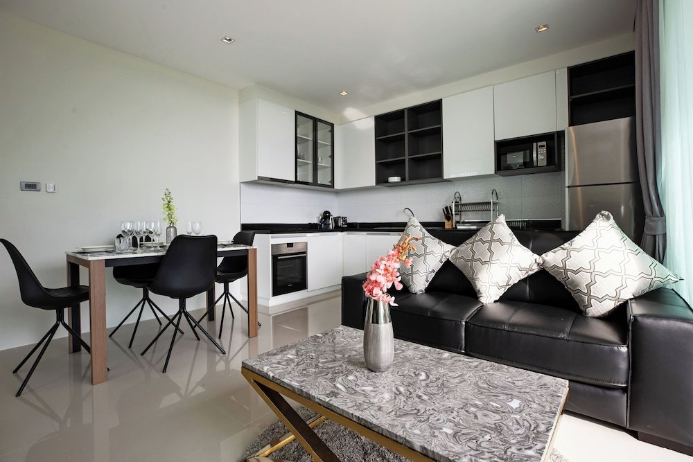 Пхукет: Condo Viva Patong A401 Freedom Beach