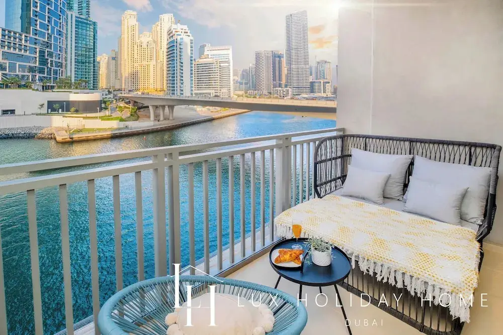 LUX 52 42 Deluxe Marina View Suite 2 — фото 1