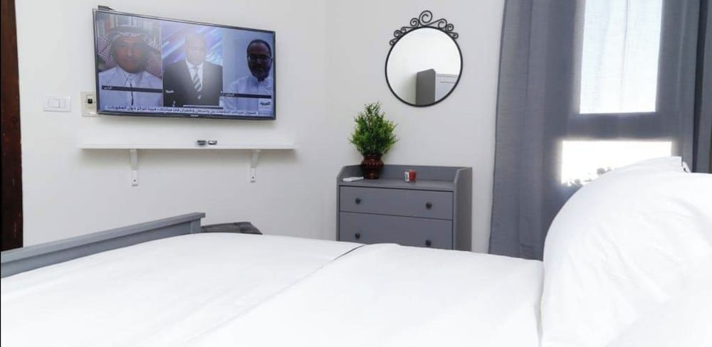 Порт-Саид: Beachfront Oasis in Porto Said - 3-bedroom Chalet