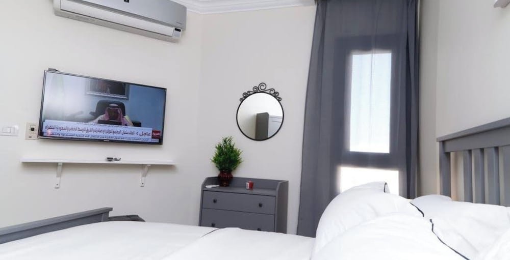 Порт-Саид: Beachfront Oasis in Porto Said - 3-bedroom Chalet
