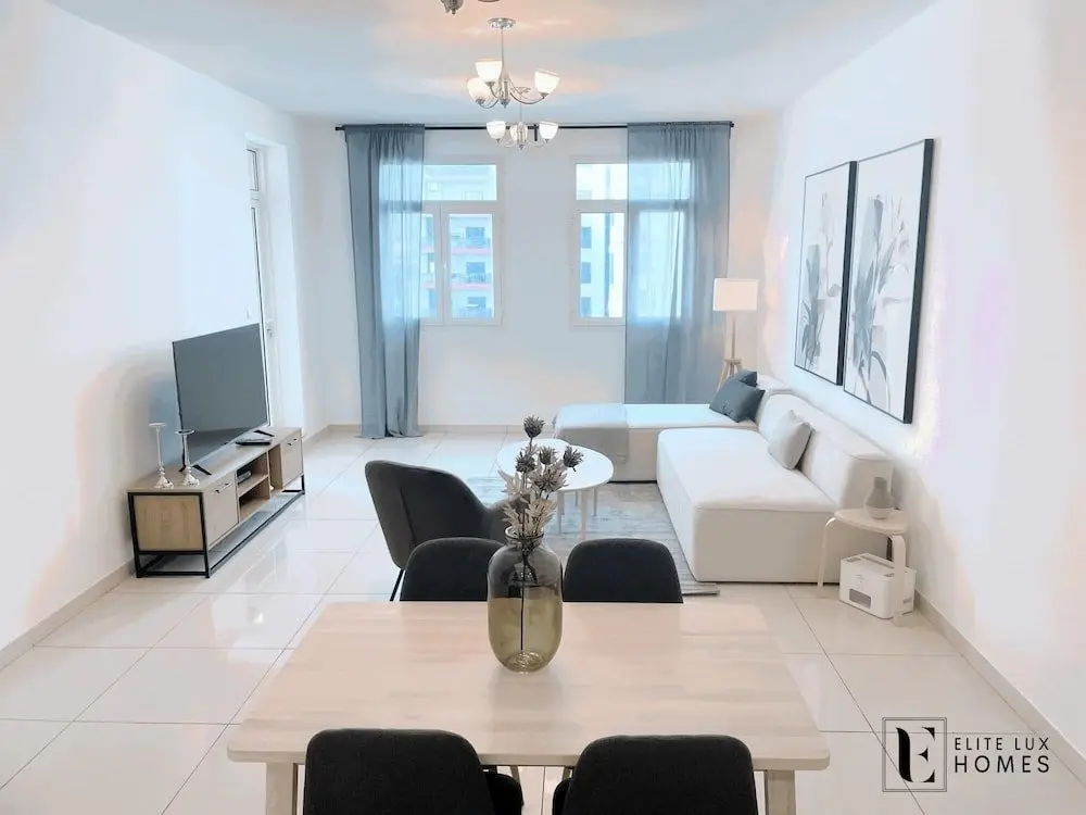 Дубай: Elite LUX Holiday Homes - Beautiful Escape 2BR Direct Metro Access in Al Furjan Dubai, Dubai