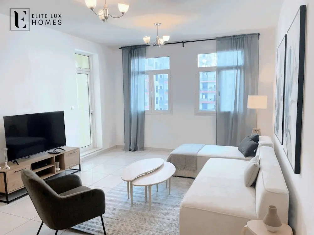 Дубай: Elite LUX Holiday Homes - Beautiful Escape 2BR Direct Metro Access in Al Furjan Dubai, Dubai