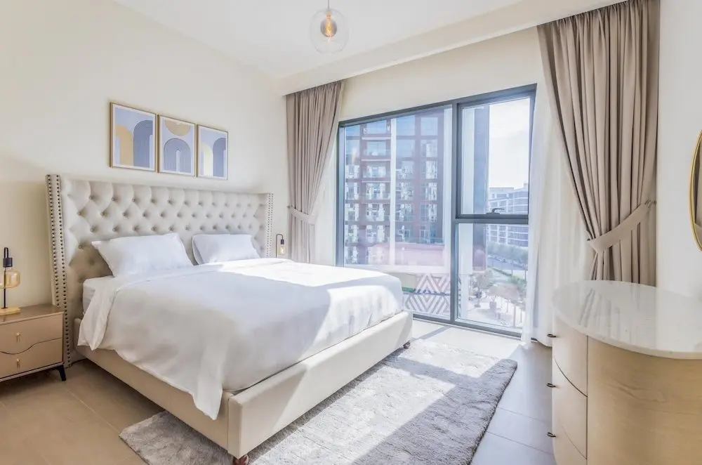 Дубай: Elite LUX Holiday Homes - Upscale Stylish 2BR Dubai Hills