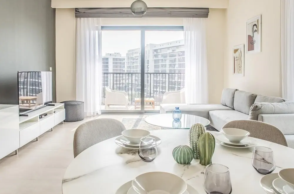 Дубай: Elite LUX Holiday Homes - Upscale Stylish 2BR Dubai Hills