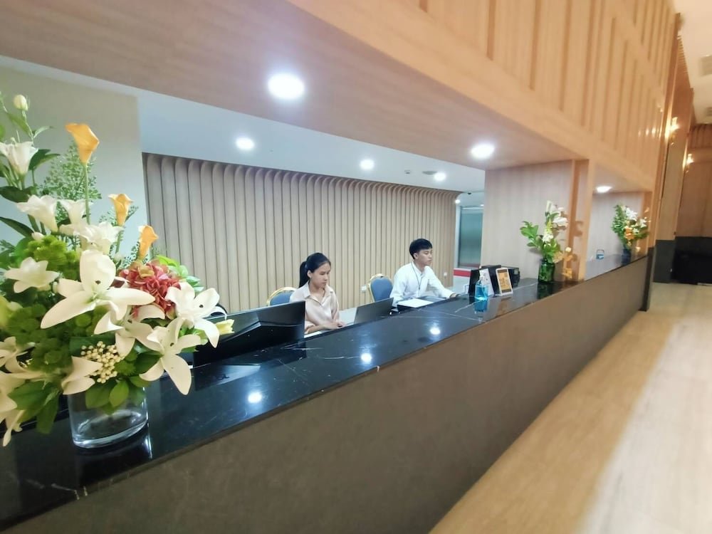 Mayflower Grande Suite Hotel — фото 1