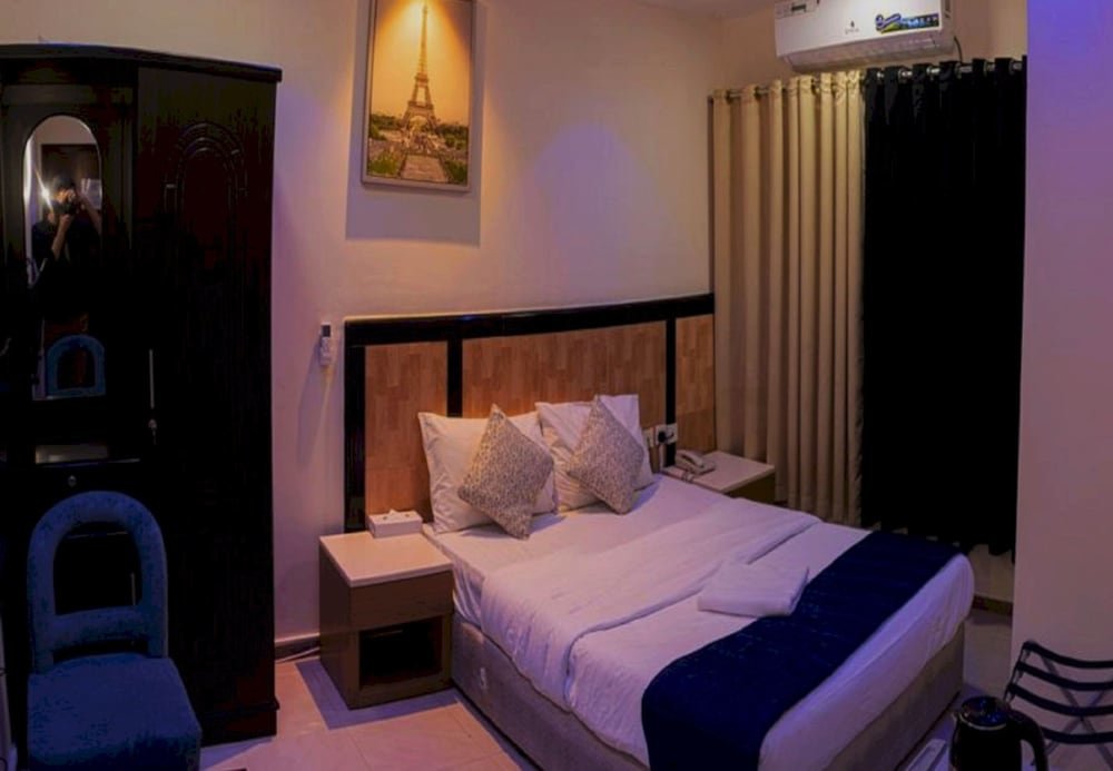 Шарджа: OYO 1118 Sharjah Plaza Hotel