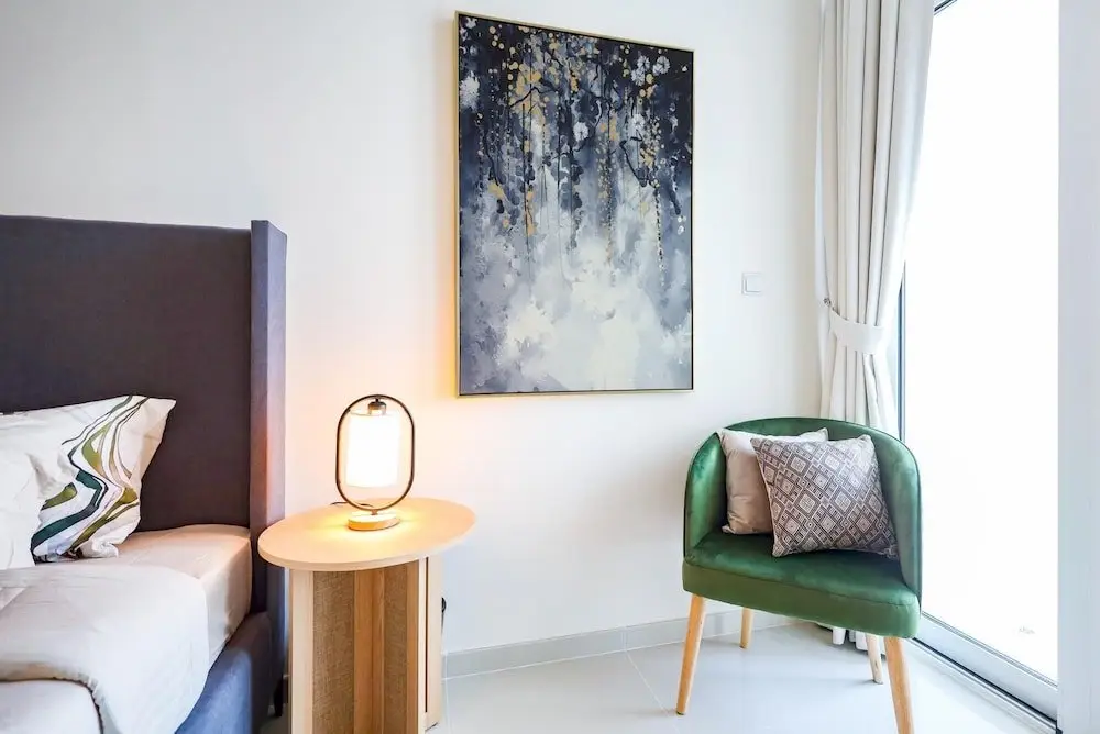 Дубай: Elite LUX Holiday Homes - Serene Golf View Living 1 BHK in Damac Hills Dubai