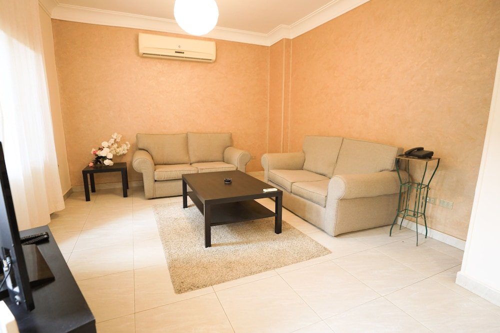 Каир: Ivory Petal Bliss 2BR Apt