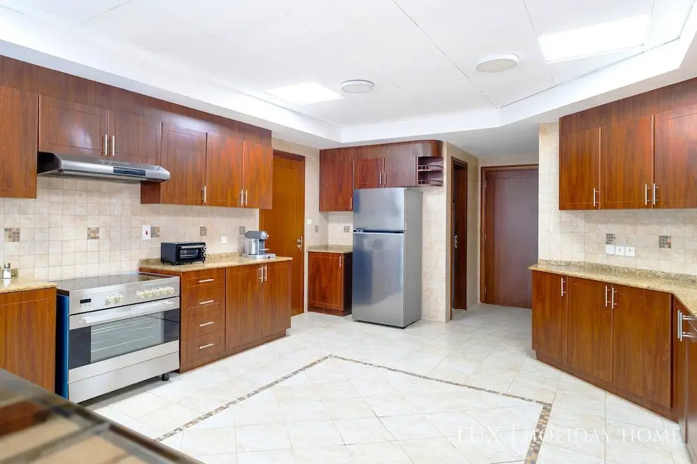 Дубай: LUX  The Al Seef Marina 4 bed Suite
