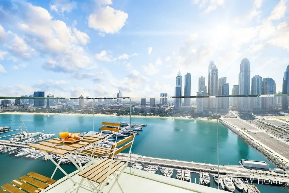 Дубай: LUX  Luxury Sunrise Beachfront Suite 1