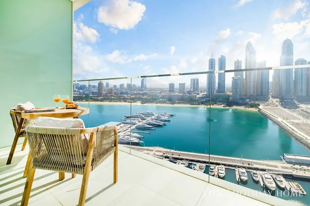 Дубай: LUX  Luxury Sunrise Beachfront Suite 1