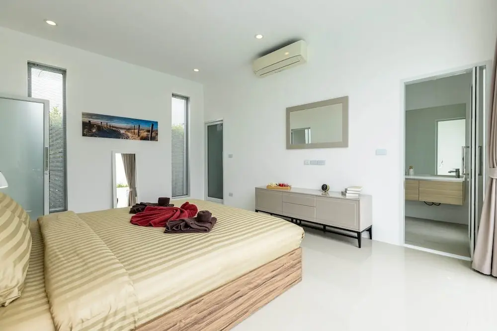 Хуахин: Modern 4 Bedroom Pool Villa - KHA5