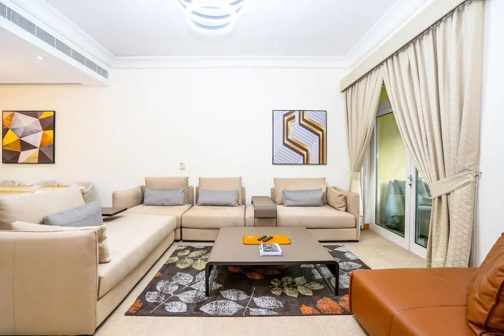Дубай: HomesGetaway - 2BR in Shoreline 17 Palm