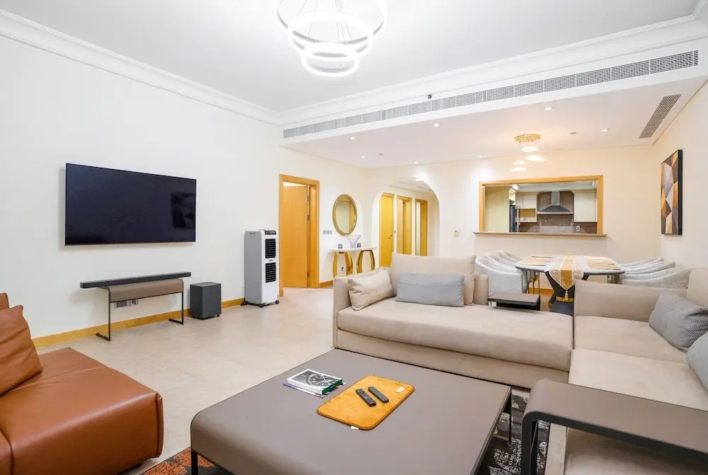 Дубай: HomesGetaway - 2BR in Shoreline 17 Palm