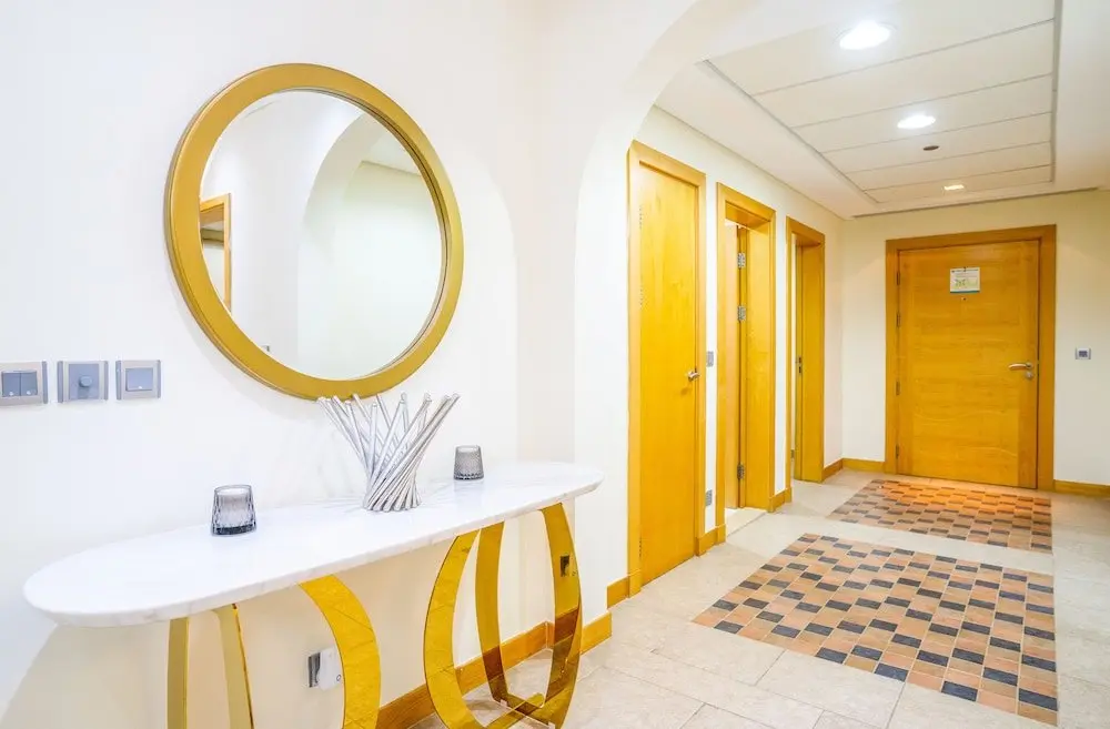 Дубай: HomesGetaway - 2BR in Shoreline 17 Palm