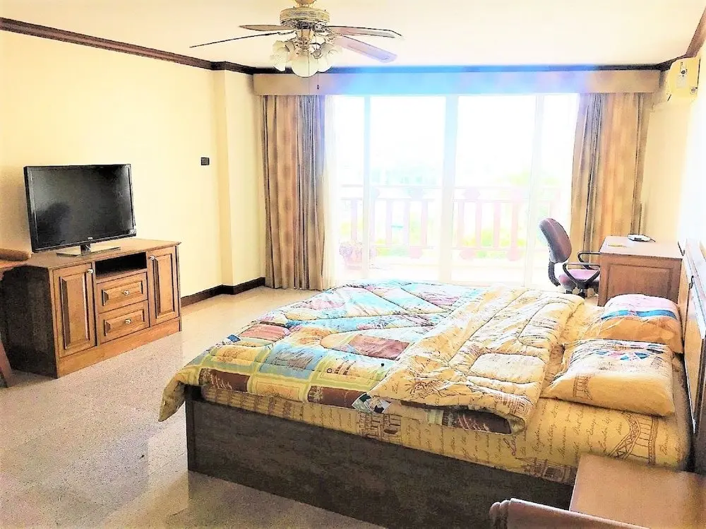 Паттайя: Royal Hill Resort Pattaya Corner Condo With sea & Pool Views