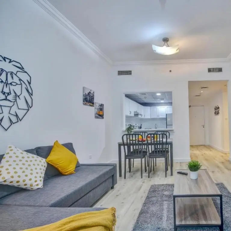 Дубай: Stunning Apartment with balcony Dubai Marina