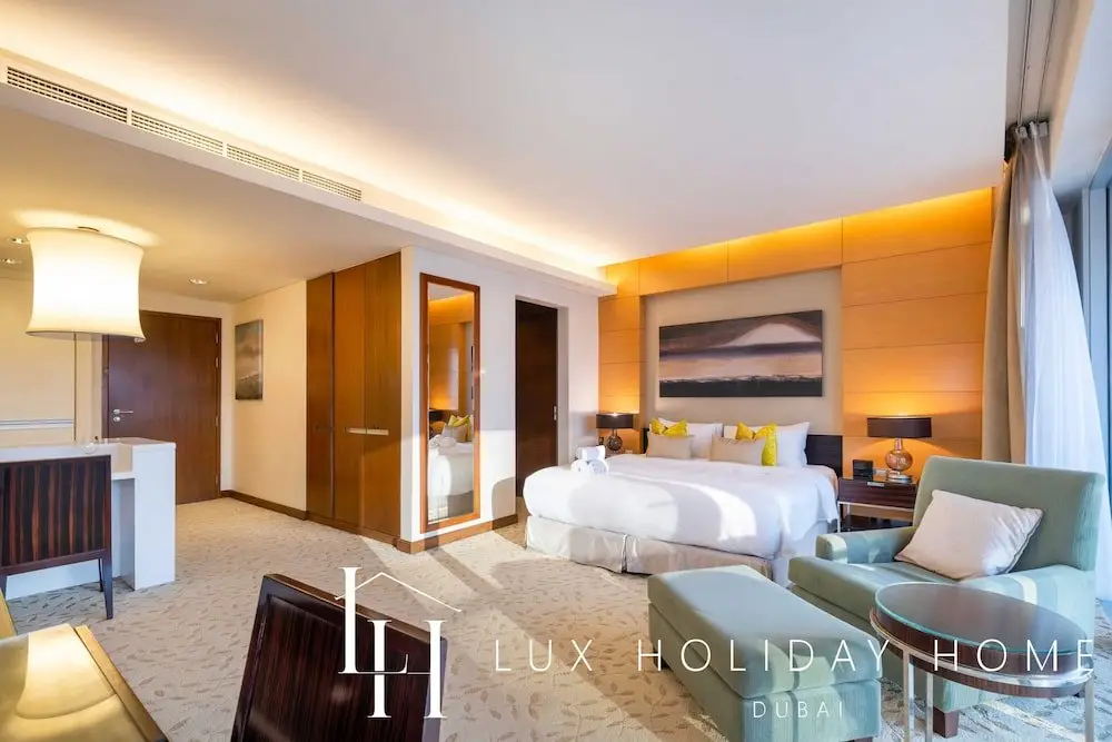 Дубай: LUX | The EMAAR Fashion Avenue Studio