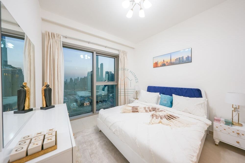 Дубай: Yogi - Modern 2BR Apartment with Stunning Dubai Fountain