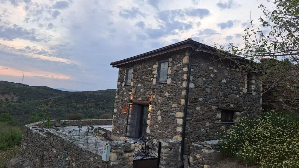 Карабурун: Peaceful Stone House With Nature View in Karaburun