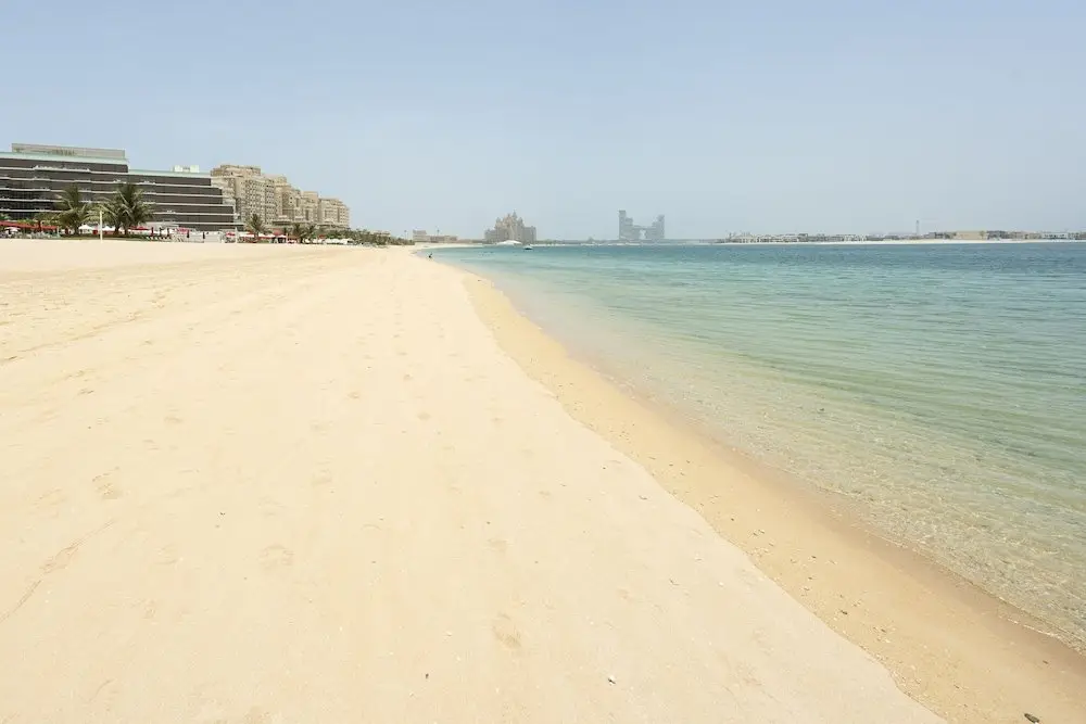Дубай: Spacious beachfront 2 bedroom apartment